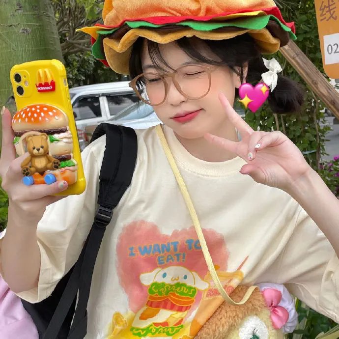 营地藏身处海报